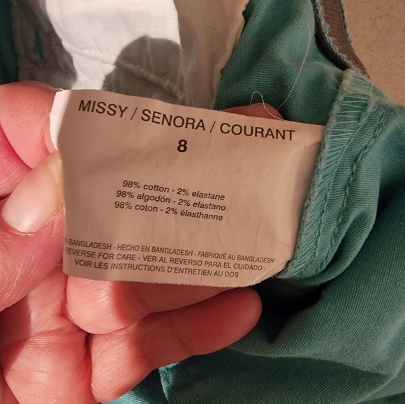 🌷2/$15 Gloria Vanderbilt capri pants for women. Size 8 - Picture 4 of 6